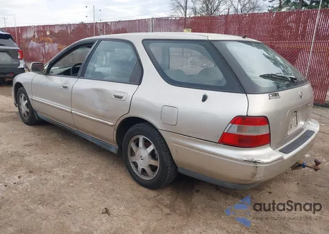 1995 Honda Accord Ex z USA, uszkodzony, nr VIN 1HGCE1898SA002102